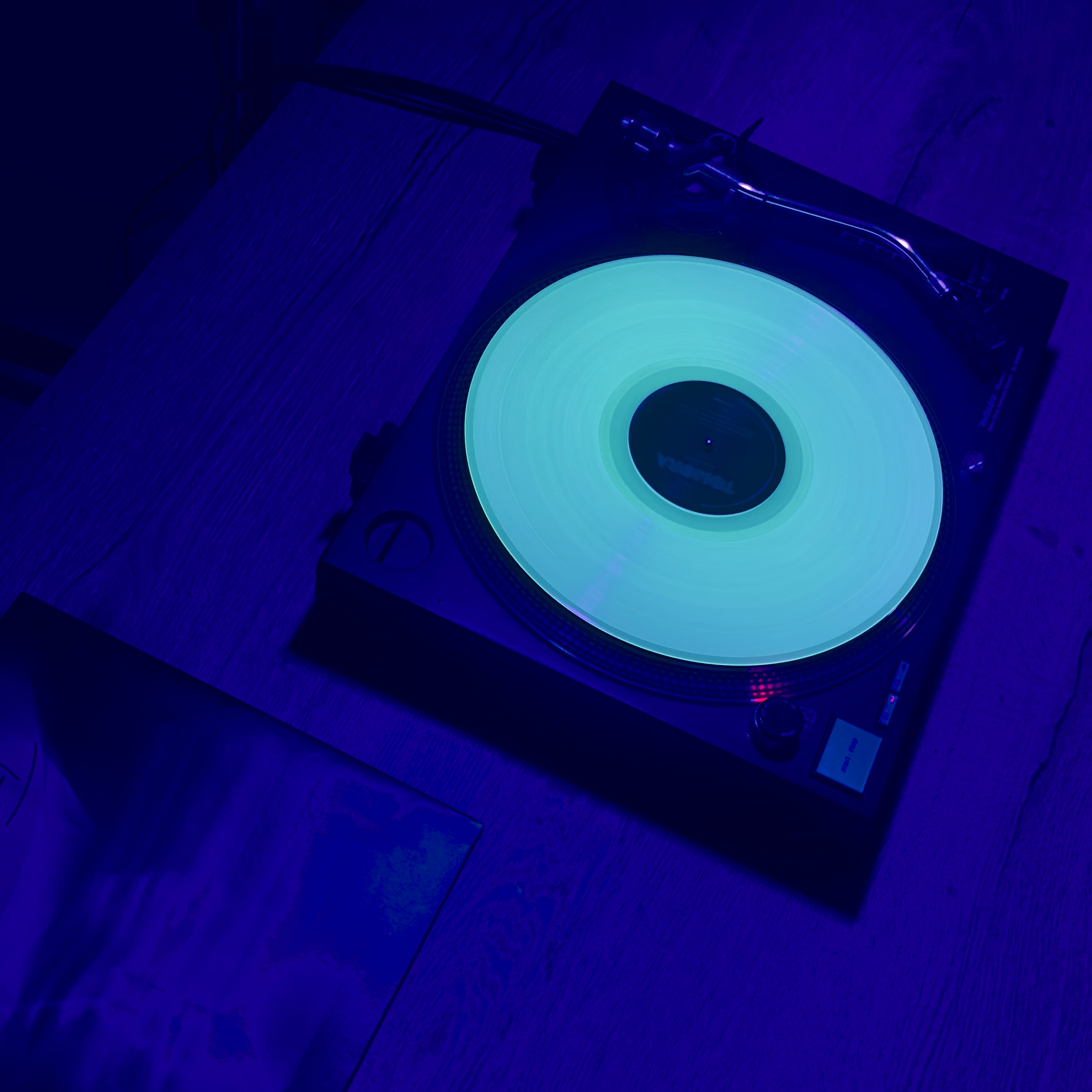 TOMORA - Come Closer - Glow in the Dark Vinyl